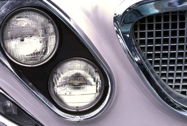 The 1962 Chrysler Newport featured diagonally arranged sealed beam headlights