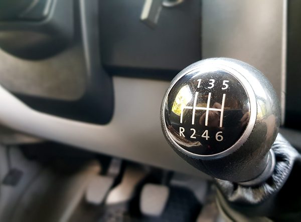 Becoming a Mechanic? The Pros and Cons of Manual vs Automatic Transmissions